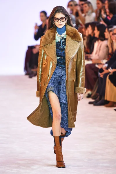 Look 26